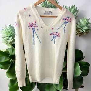 Elegant coquette vintage Cream Sweater with Floral Embroidery ROCHELLE cali